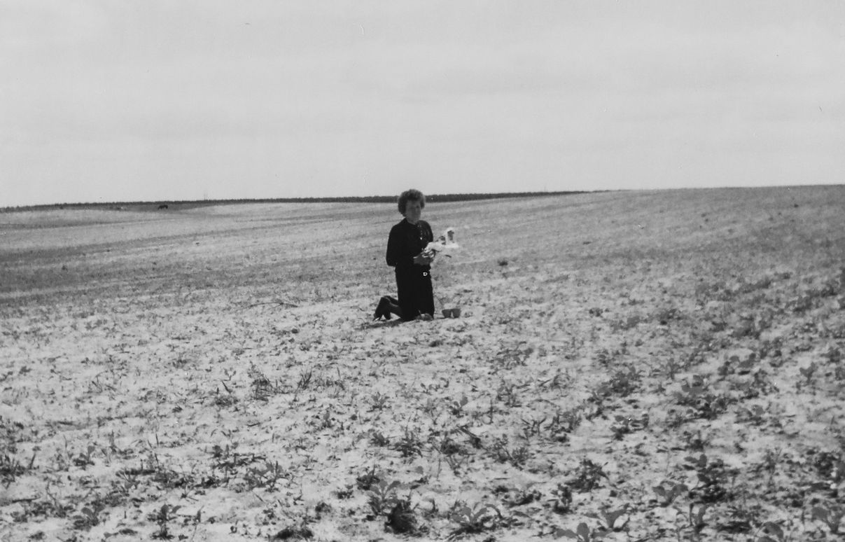 Po rodzinnej wsi Rozalii Wielosz nie pozostał nawet ślad. Zdjęcie z książki &quot;Dziewczyny z Wołynia” (materiały prasowe) 