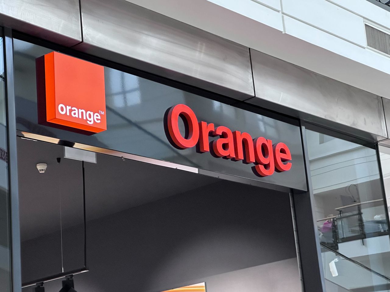 Logo salonu Orange