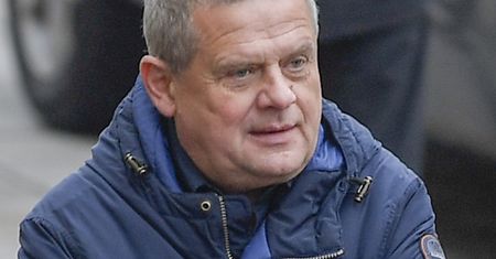 Kazik Staszewski jest ponad tydzień po operacji. Pokazał bliznę