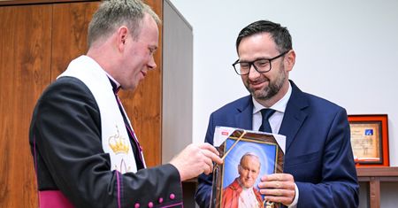 Burza wokół stroju Obajtka na pielgrzymkę. Polityk komentuje