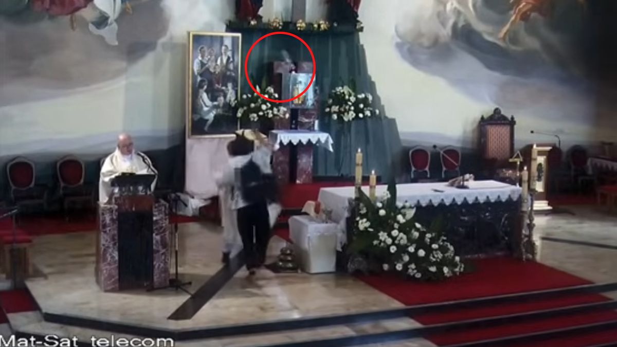 Skandaliczne zdarzenie w kościele.