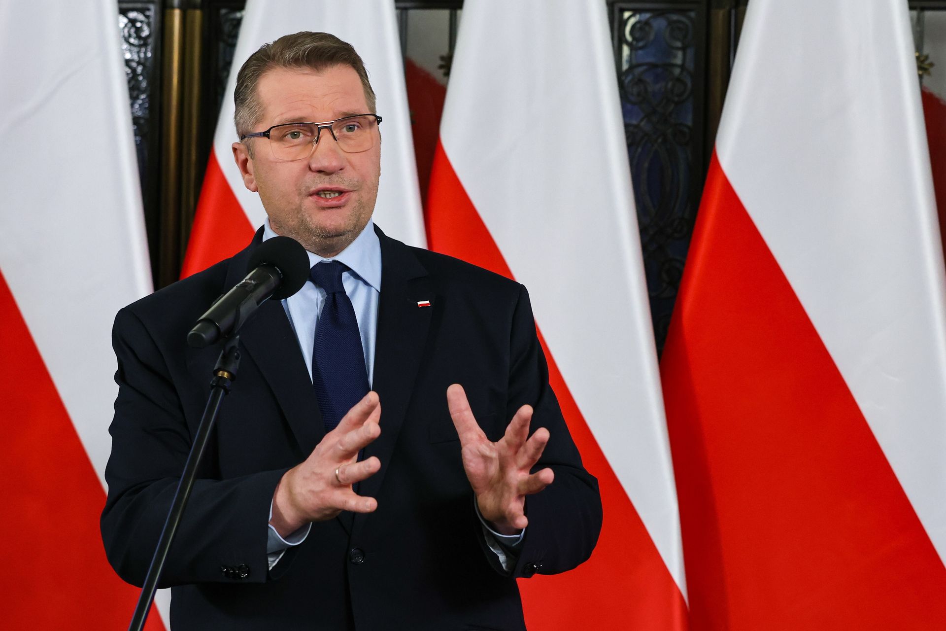 Czarnek chce dawać domy repatriantom. Państwo skupi pustostany?
