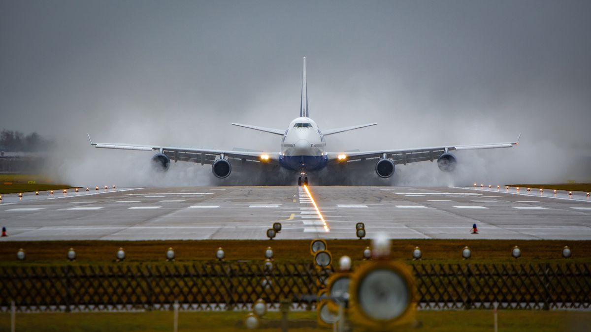 Boeing 747 na lotnisku w Niemczech, zdjęcie ilustracyjne