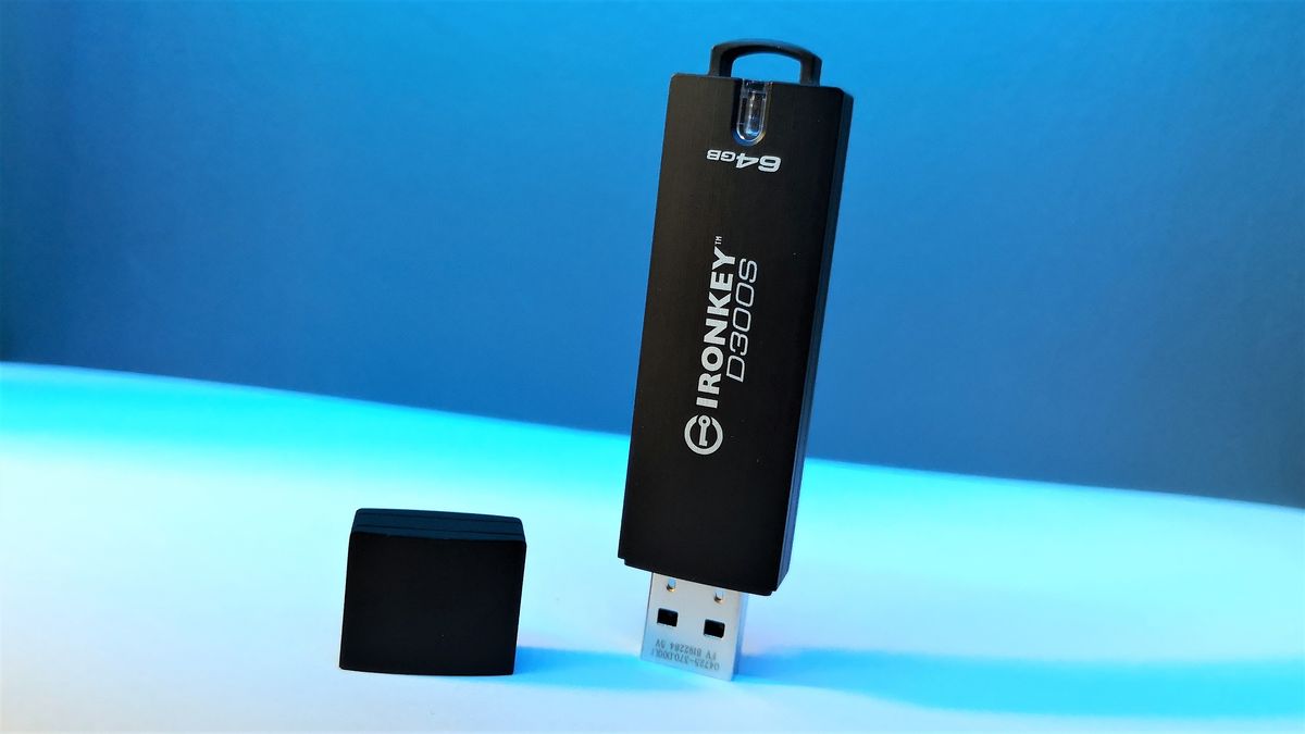 Kingston IronKey D300S – krótki test szyfrowanego pendrive'a dla przedsiębiorców 1