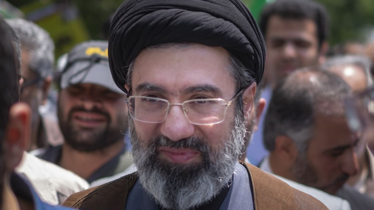 Motdżaba Chamenei ma być oszpecony.