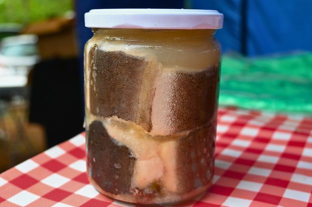 Wypatrzyłam tę rybę na jarmarku. Na zwykłe śledzie już nikt nawet nie spojrzy