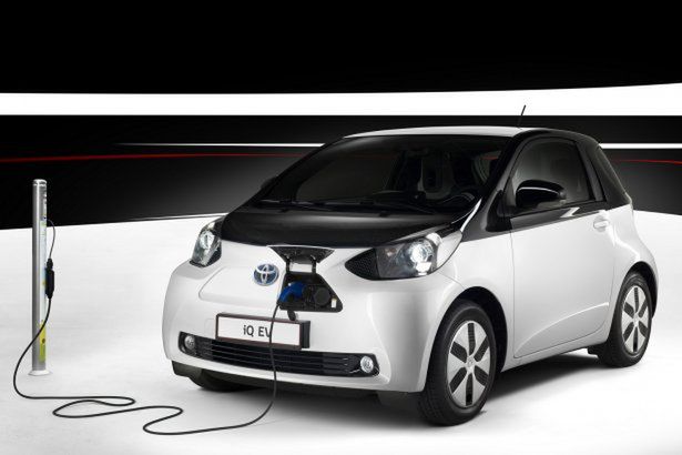 Toyota iQ EV - elektryczny mieszczuch dla 100 wybrańców