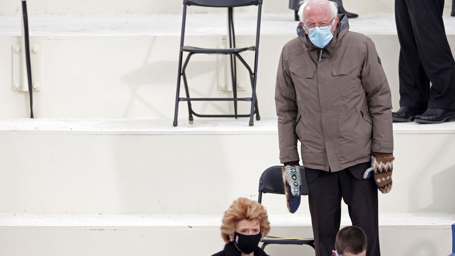 Bernie Sanders stał się memem podczas inauguracji Joe Bidena. Senator postanowił to wykorzystać.