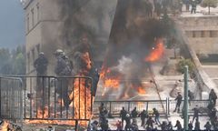 Grecja sparaliżowana. Zamieszki na ulicach Aten