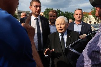 "Kolejne kłamstwo". Kaczyński reaguje na decyzję ws. "czternastek"