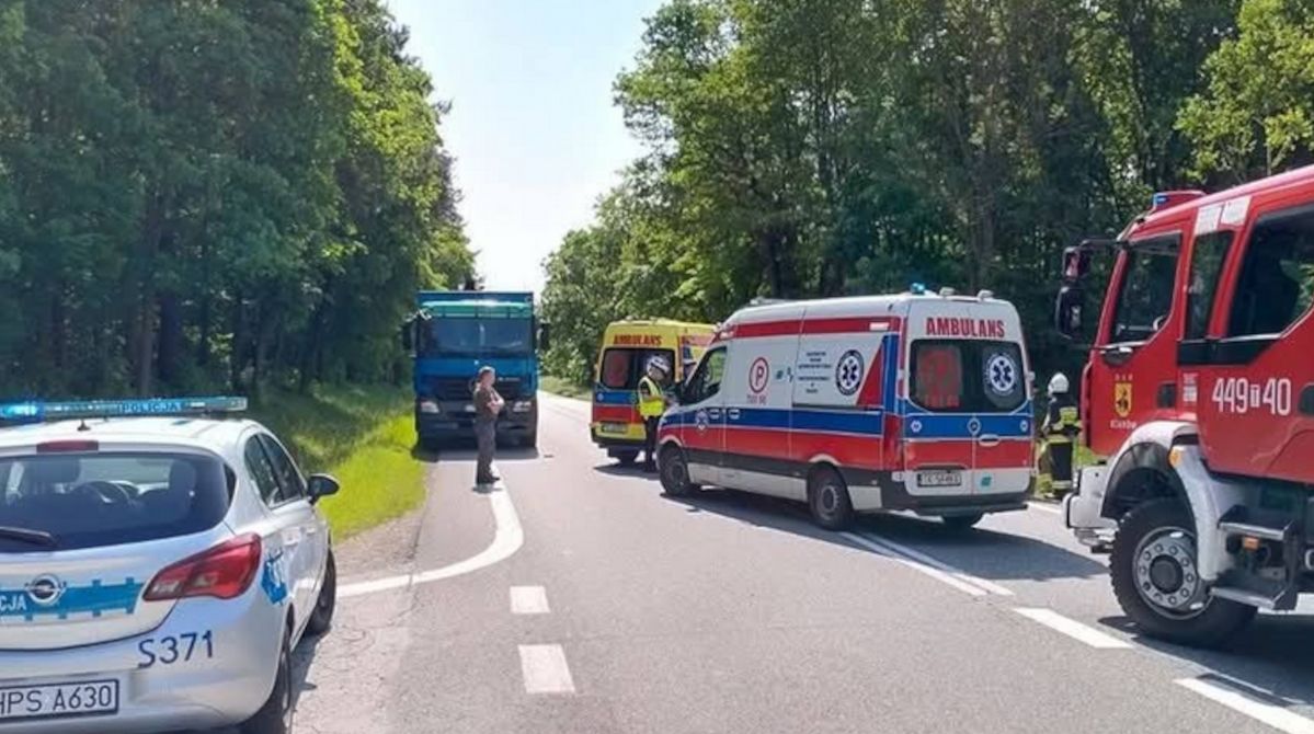 Wypadek w Dębnie w gminie Ożarów. Krajowa trasa numer 74 zablokowana