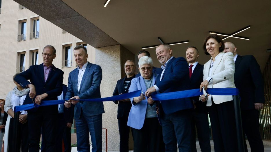 Akademik Uniwersytetu Warszawskiego nr 7 &#34;Sulimy&#34; w dniu oficjalnego otwarcia