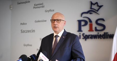 Program "Batory". Joachim Brudziński przeprasza za wpis o "popaprańcach"