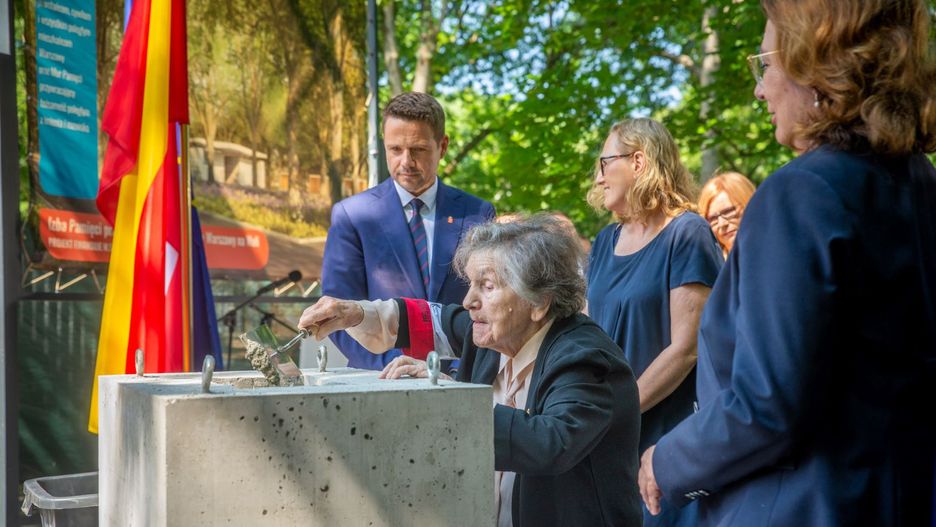 Warszawa. Izba Pamięci - wmurowanie kamienia węgielnego