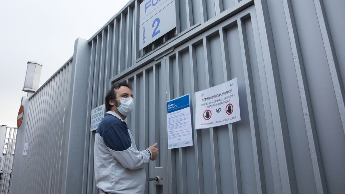 Pracownicy tyskiej fabryki FCA nie wrócą do pracy do 10 maja (zdjęcie ilustracyjne).