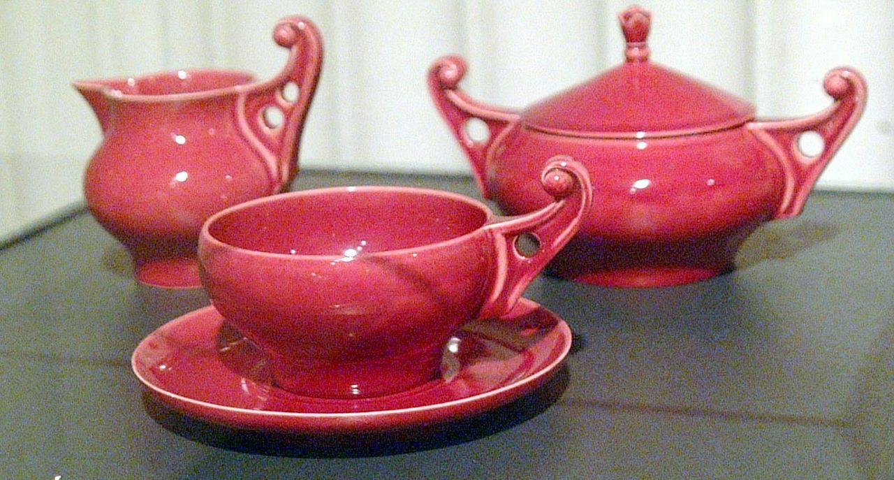 Porcelana PRL. Naczynia są warte fortunę, a możesz mieć je w domu