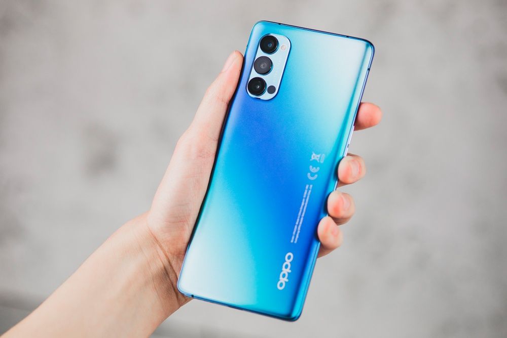 OPPO Reno 4 Pro 5G  dłoń tył