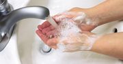 Jakiej wody najlepiej używać do mycia dłoni? Badania dały odpowiedź!