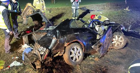 Stracił panowanie nad samochodem i dachował. Makabryczny wypadek