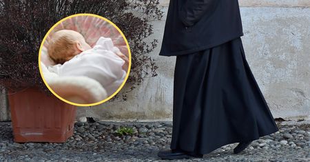 Czy dzieci z in vitro mają dusze? Były ksiądz znów budzi kontrowersje
