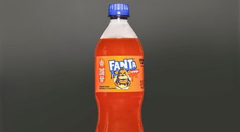 Pierwsza Fanta nie była pomarańczowa. Zaskakujące początki marki