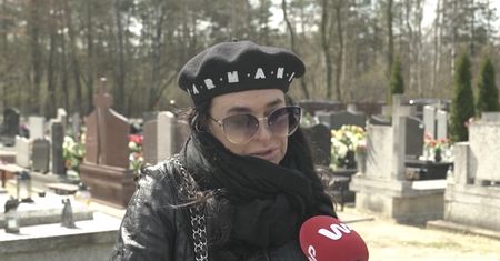 Ewa Krawczyk: "Mój mąż tam w górze płacze"