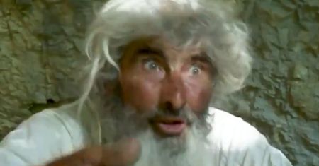 Od 20 lat mieszka w jaskini. Wyszedł i ma wiadomość dla świata