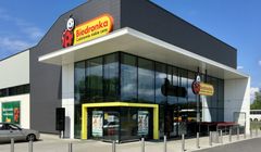 Lisek promuje dostawy przed Biedronką. Będzie pozew