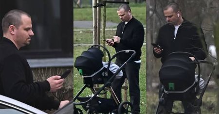 Marcin Hakiel wybrał się na spacer z synkiem Romeo. Sporo czasu poświęcił zerkaniu w telefon