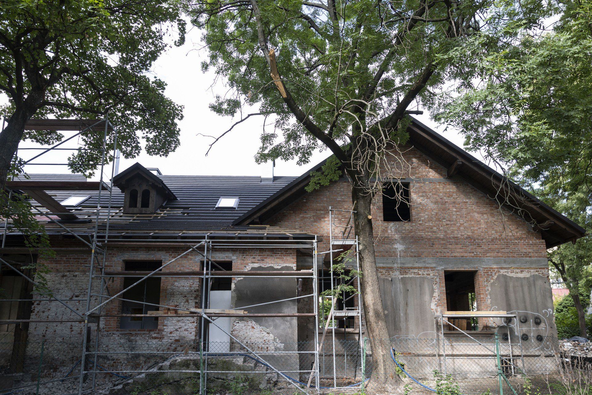 Jesienią ma się zakończyć remont Modrzejówki