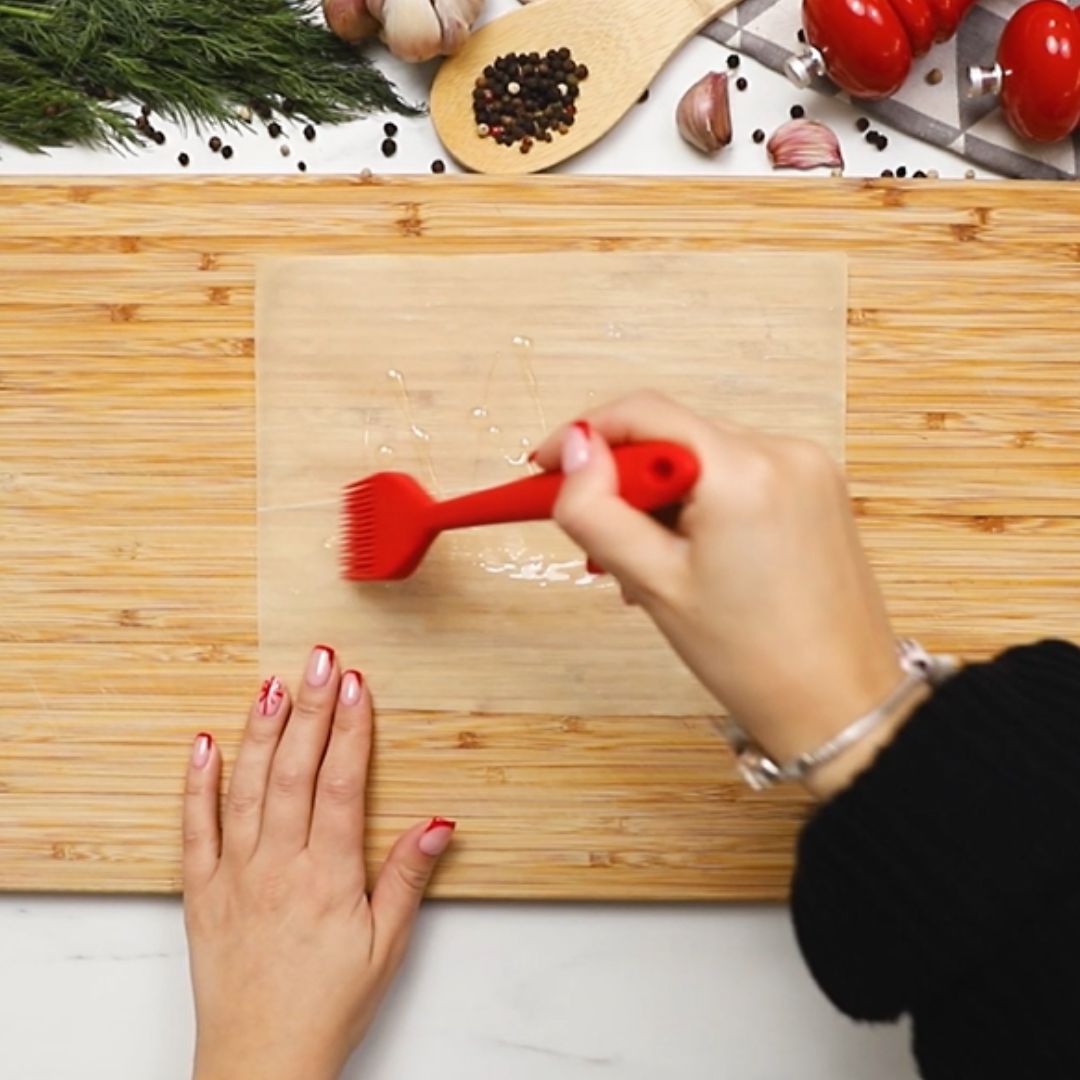 To prepare the snack, a kitchen brush will come in handy.