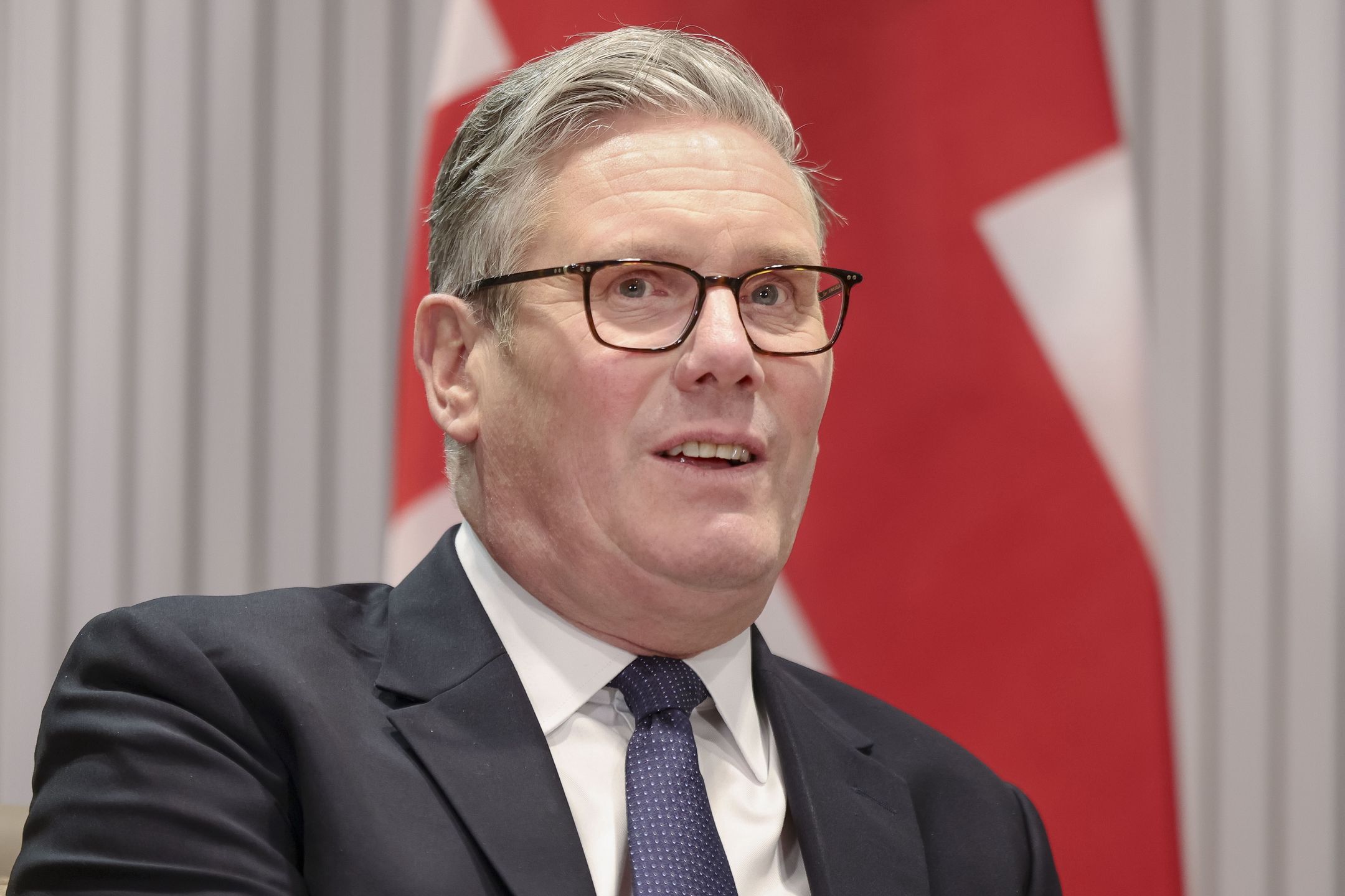 British Prime Minister Keir Starmer at the start of a bilateral meeting with French President Emmanuel Macron (not pictured) at the G7 Leaders' Summit in Kananaskis, Canada, 16 June 2025. World leaders are gathered from 15 to 17 June 2025 for the annual G7 Summit. EPA/TERESA SUAREZ / POOL Dostawca: PAP/EPA.