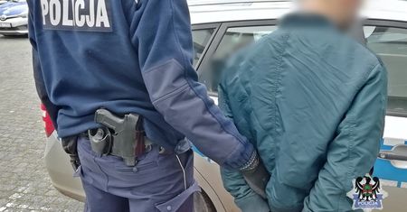 Wałbrzych. Znieważył Pomnik Niepodległości, zniszczył samochód. 40-latkowi grozi 5 lat więzienia