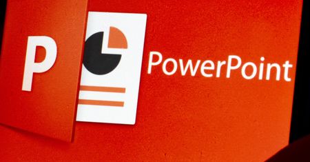 Malware w prezentacji PowerPointa. Wystarczy najechać kursorem na link