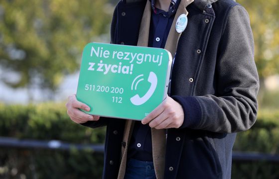 Jak pisać o samobójstwie? "Ważne, by mówić o skali, ale nie straszyć"