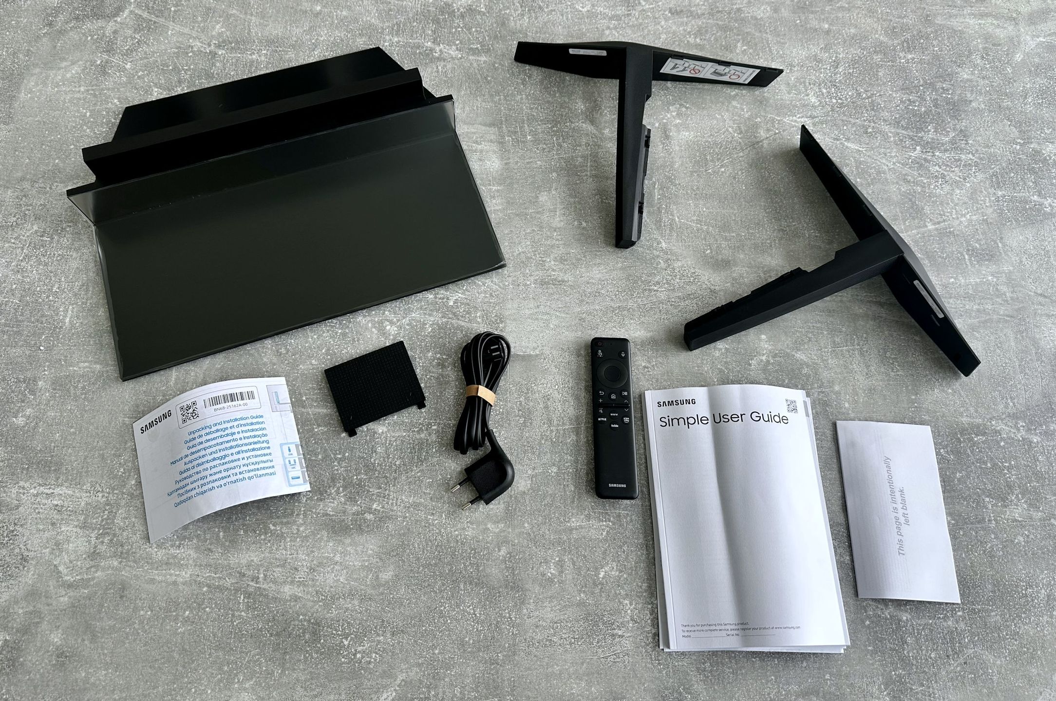 Samsung Micro RGB 65R95H - zawartość zestawu
