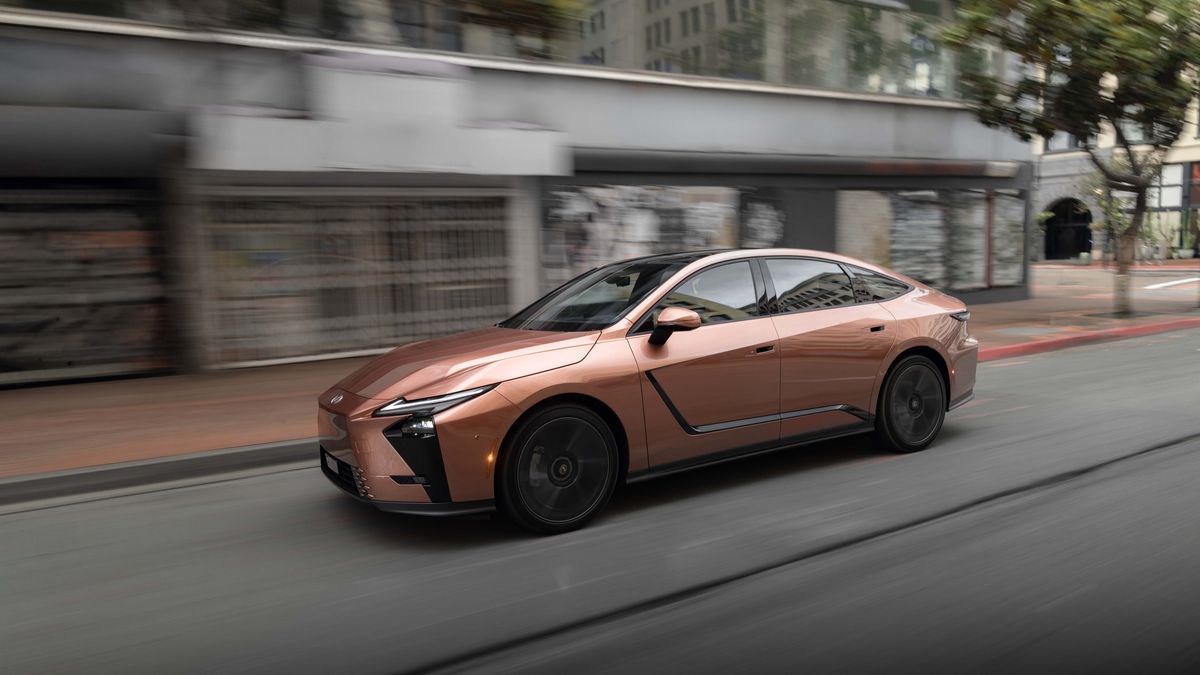Lexus ES (2026) Sonic Copper