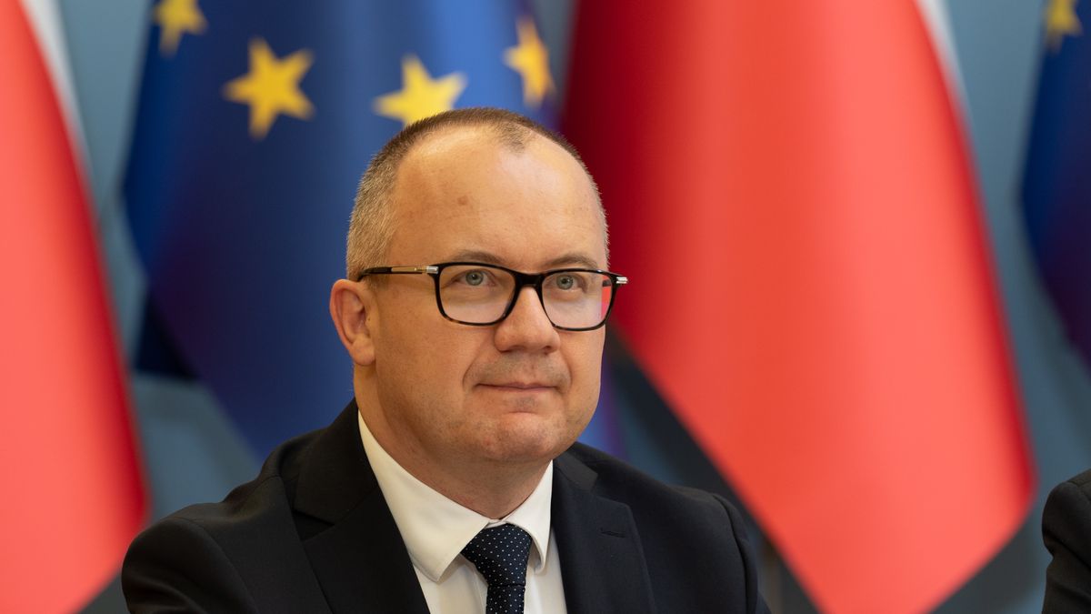 WARSAW, POLAND - 2024/08/09: Adam Bodnar (Minister of Justice) looks on during a press conference. The Prime Minister of Poland, Donald Tusk, participated in a press conference where he oversaw the signing of an inter-ministerial agreement. The agreement was signed by Adam Bodnar (Minister of Justice), Tomasz Siemoniak (Minister of the Interior and Administration), and Andrzej Domanski (Minister of Finance). The focus of this agreement is to coordinate efforts within their departments to "prepare a set of proposals aimed at preventing the abuse of power and the misuse of government positions for personal gain."
Prime Minister Tusk initiated the signing of this agreement, highlighting significant abuses within a "closed system" that allegedly operated since 2016. It is estimated that these abuses, linked to individuals associated with the previous government and various state services, caused financial losses of around 25,288,000,000.00 United States Dollar. To date, the Prosecutor's Office has received 149 reports of alleged criminal activity related to this case. (Photo by Marek Antoni Iwaczuk/SOPA Images/LightRocket via Getty Images)