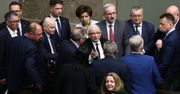 Sondaż na temat "lex Tusk": Polacy dali władzy żółtą kartkę. "PiS trafił z pomysłem jak kulą w płot"