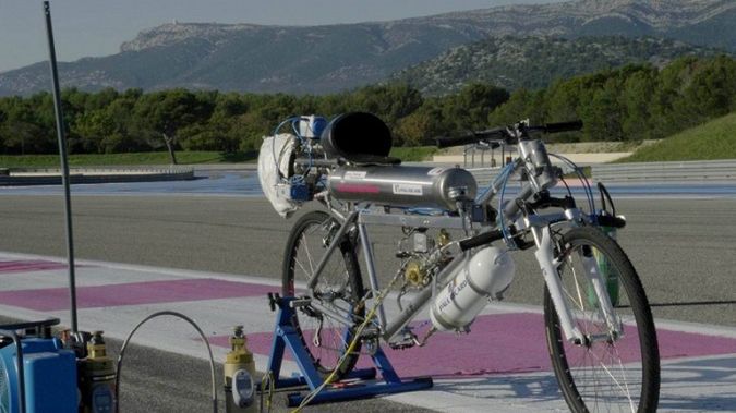 Film dnia: Rower-rakieta jechał 333 km/h! Lepszy od Ferrari 1