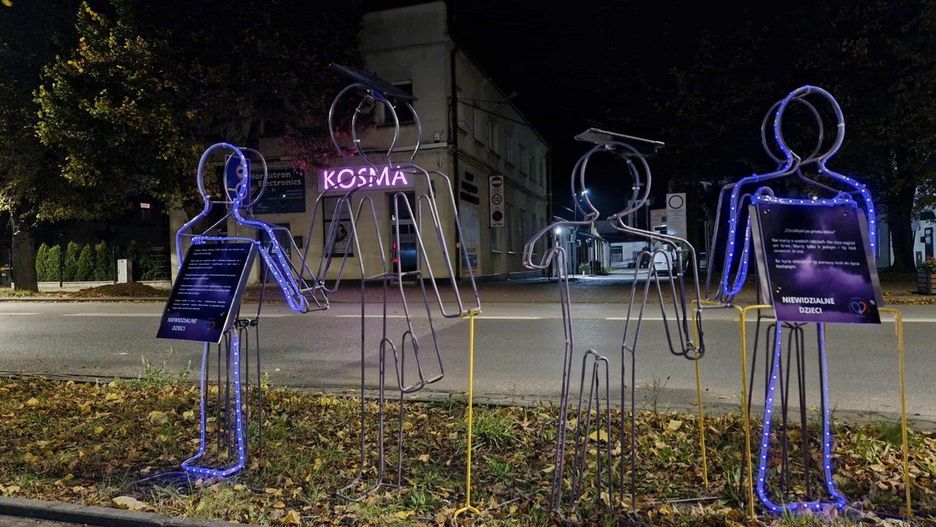 Jesienne wieczory w Zduńskiej Woli bywają zaskakujące. Zdobią miasto