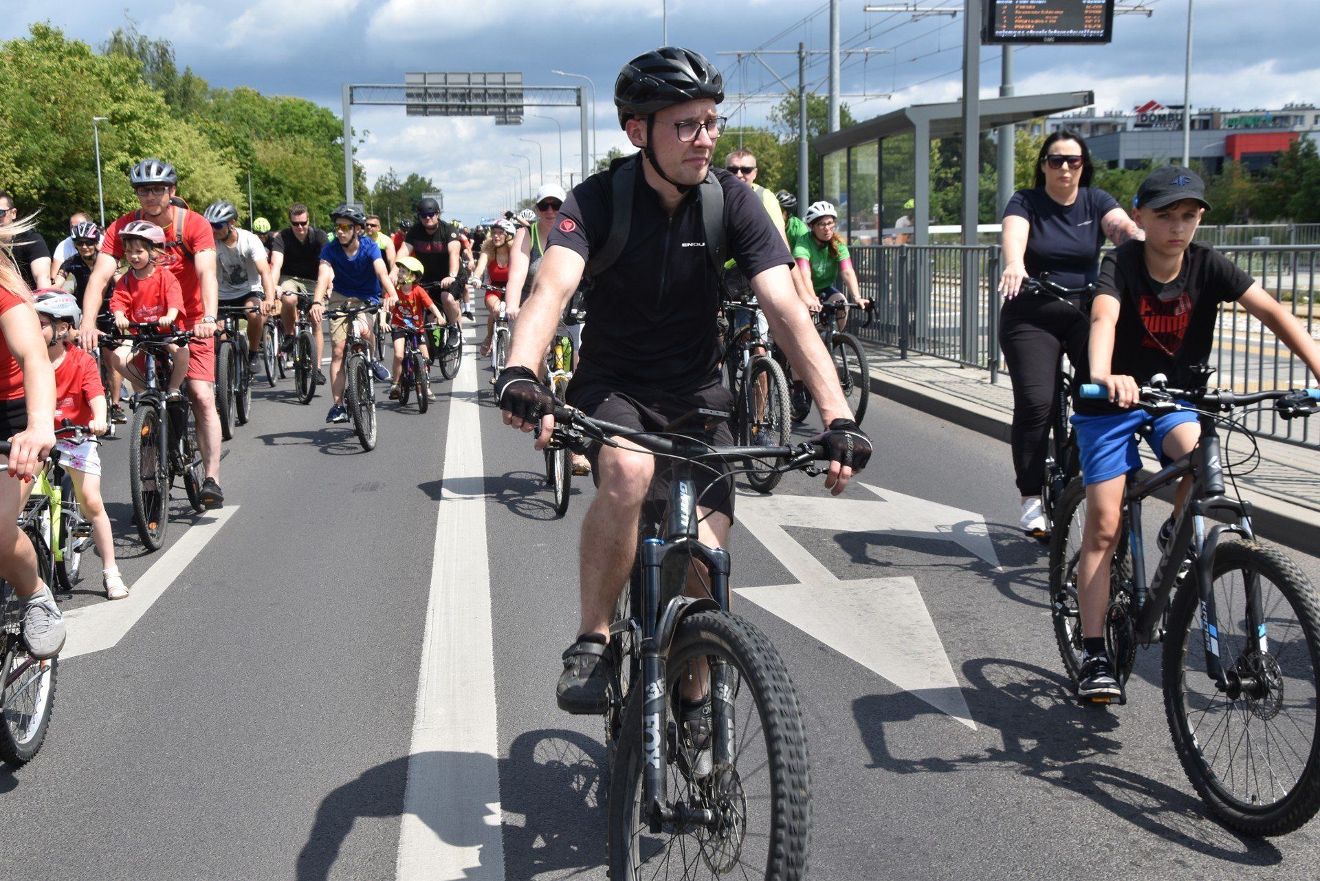 Organizowane cyklicznie masy rowerowe pokazują, że w Gorzowie są tysiące rowerzystów.