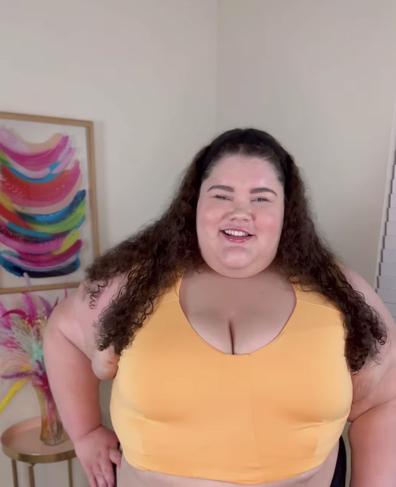 Plus-size influencer calls on hotels to enlarge hallways