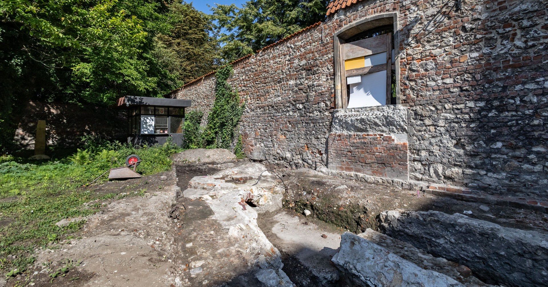 Archeolodzy wciąż odnajdują ślady przeszłości na terenie Muzeum Archeologicznego