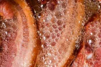 Unikaj jak ognia. Te tłuszcze znajdziesz w gotowych daniach