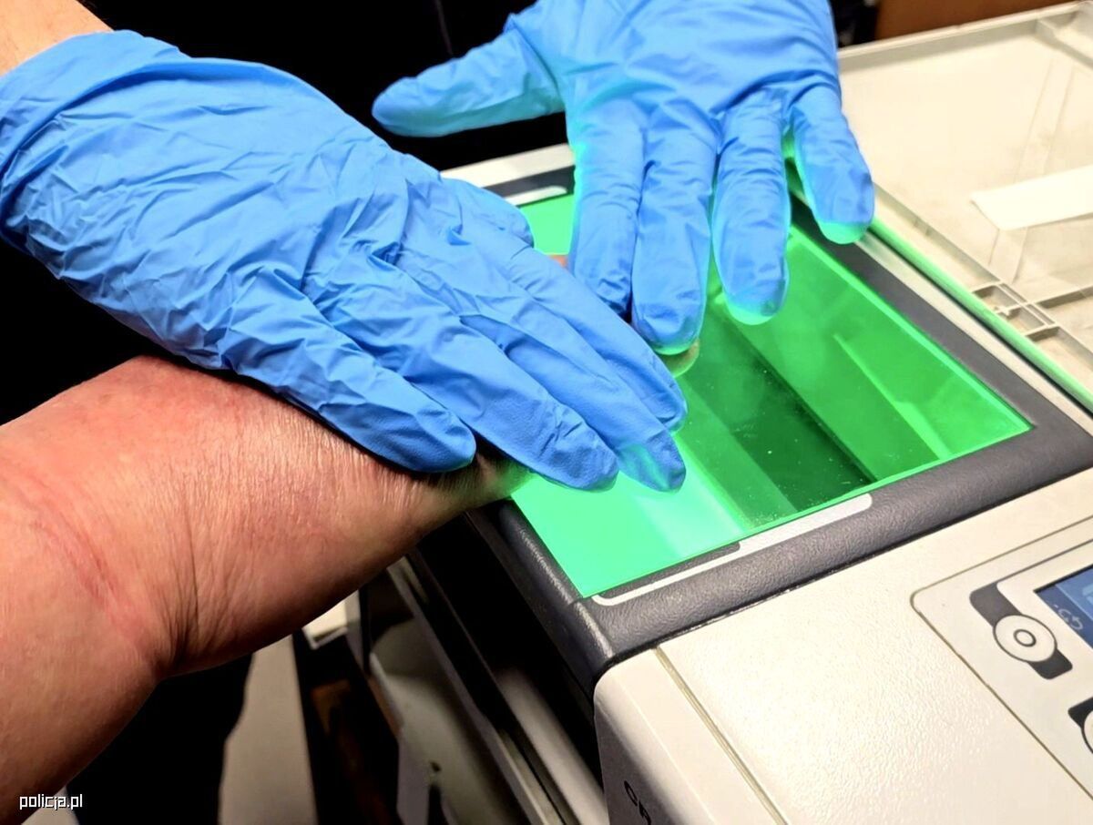 Nowoczesne niewolnictwo na Śląsku – rozbita siatka handlarzy ludźmi w branży transportowej