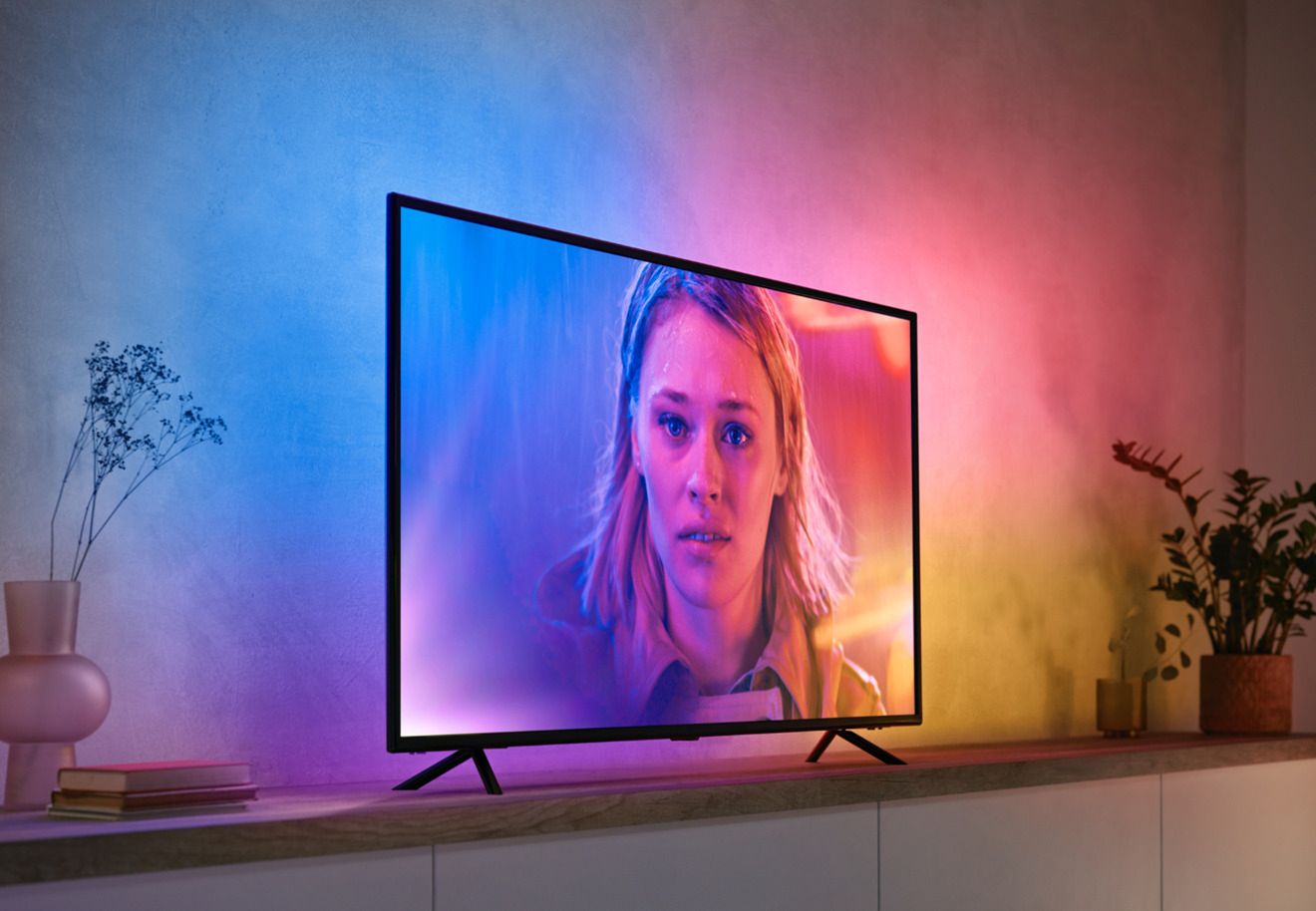 Ten gadżet Philipsa oświetli ci pokój kolorami telewizora 2