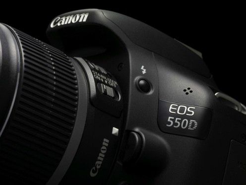 Canon EOS 550D - zgrabna lustrzanka z 18 megapikselami i Full HD 1080p