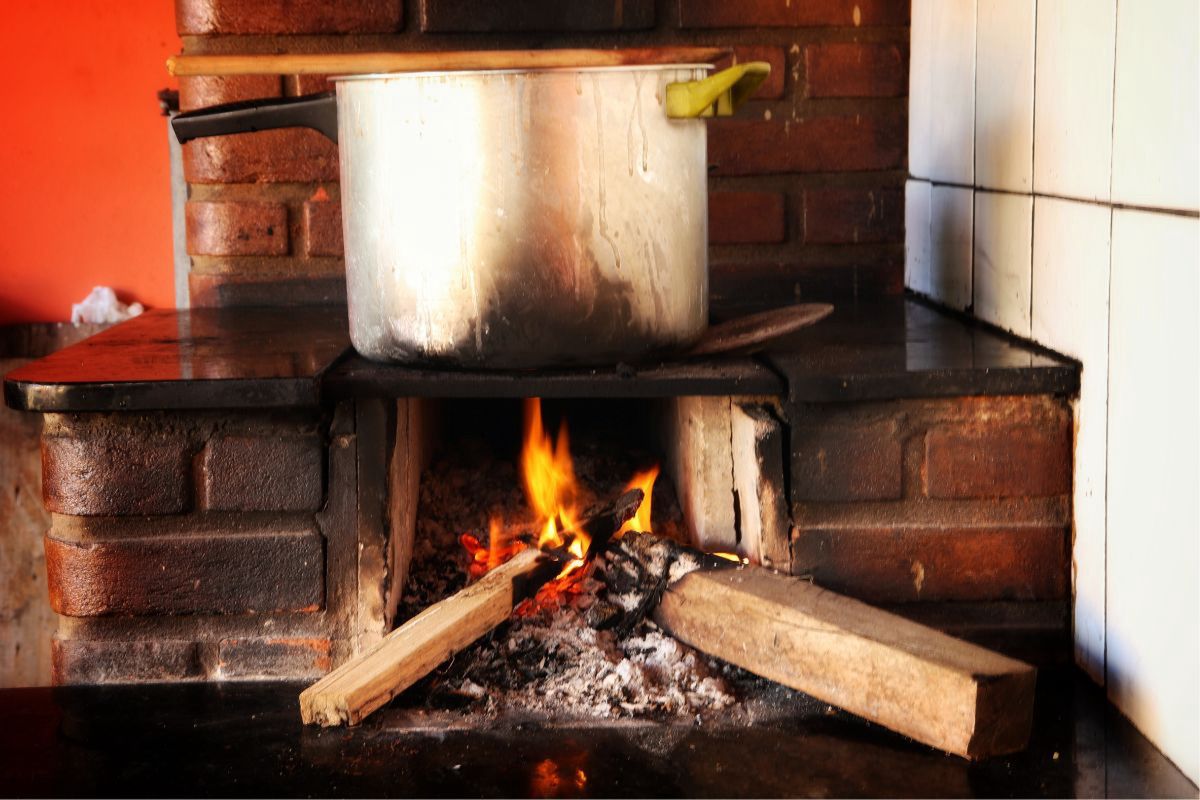 Kuchnia opalana drewnem - Pyszności