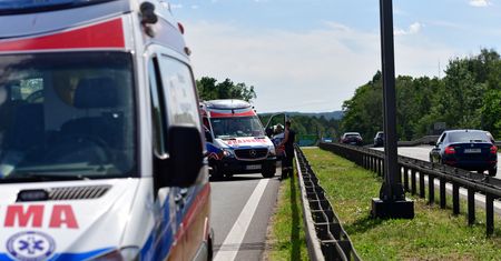 Kocierz Moszczanicki: Motocykl zderzył się z osobówką. Zginęły dwie osoby